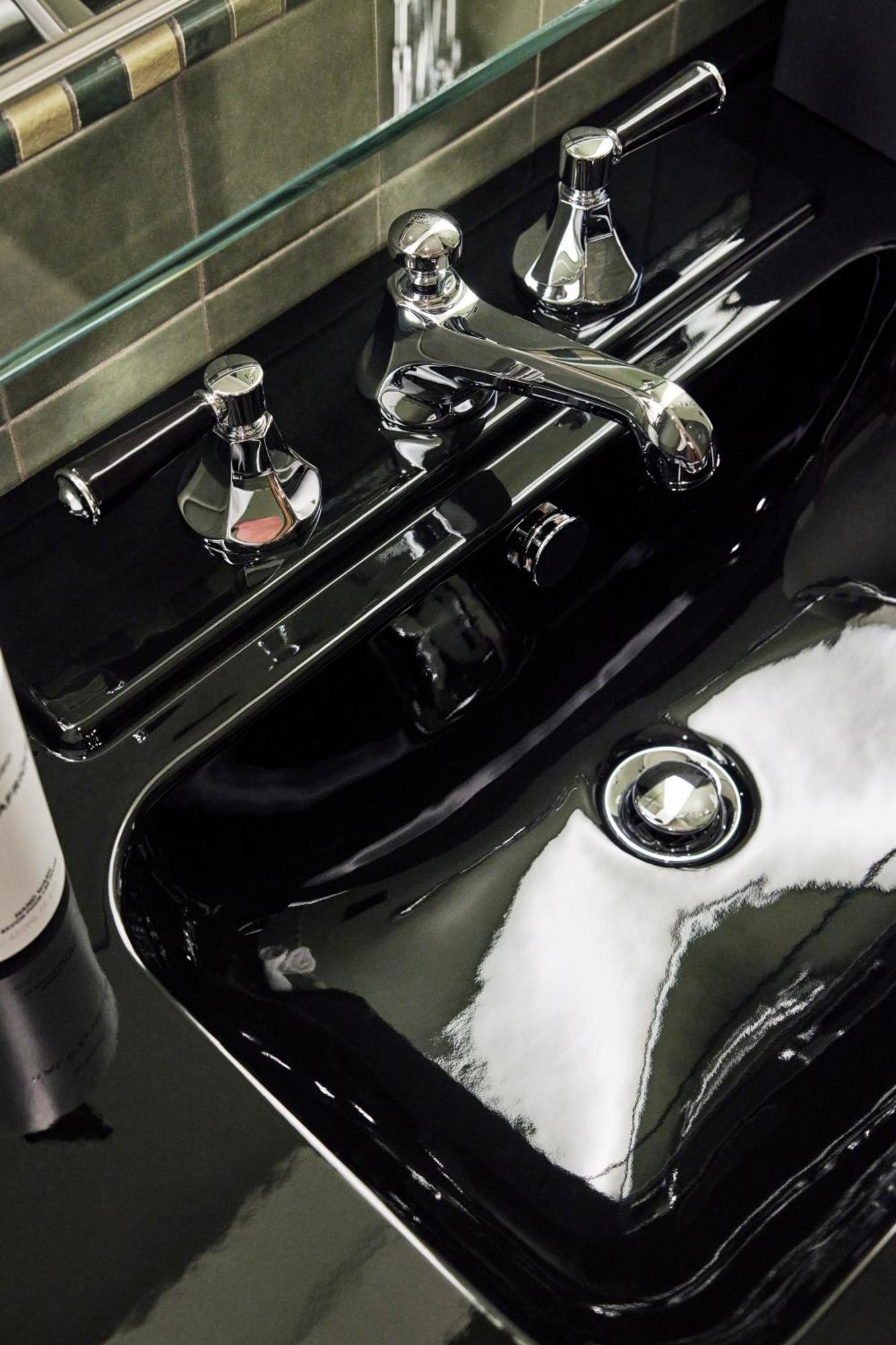 Sommerro Oslo Extérieur photo A black sink